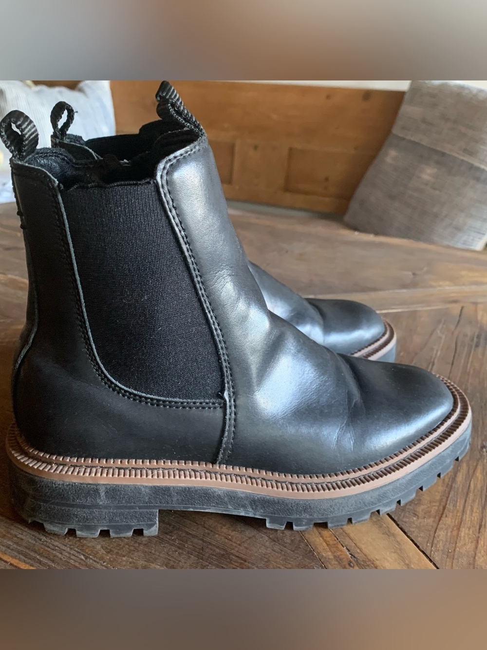 Sam Edelman Black Leather Chelsea Boots - Sleek Leather Slip-On SZ 4